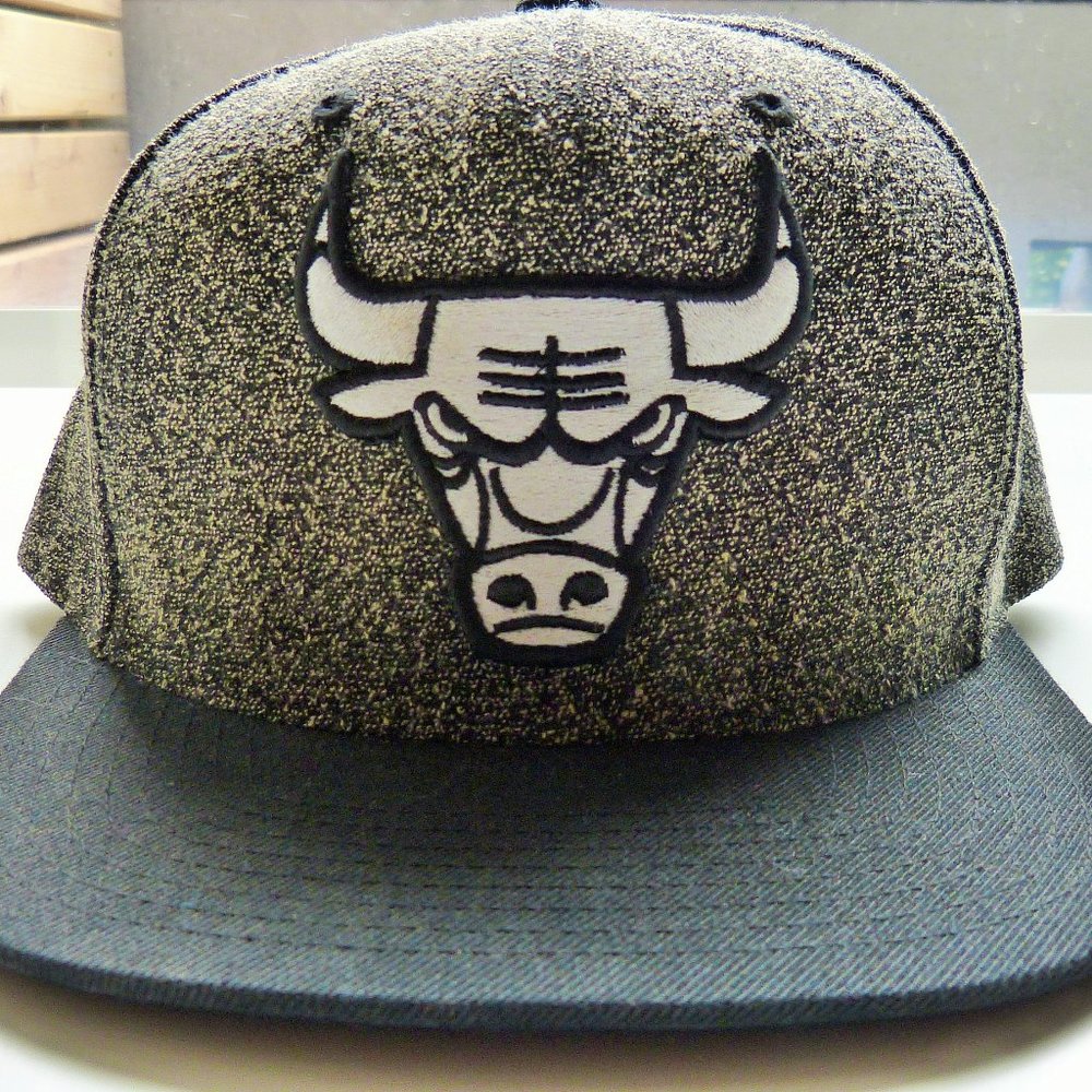 Chicago Bulls Mitchell & Ness Snapback Hat – Charc